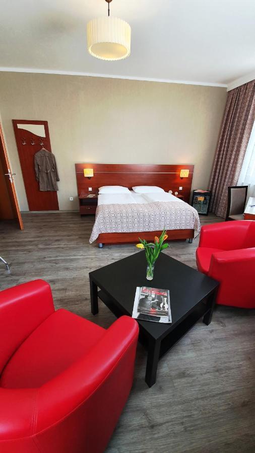 Hotel Atlas Halle Halle  Bagian luar foto