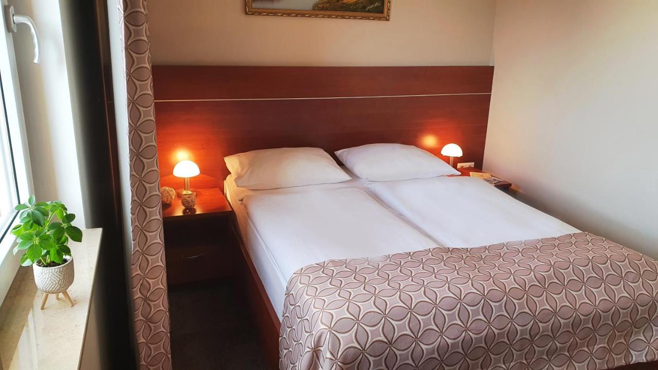 Hotel Atlas Halle Halle  Bagian luar foto