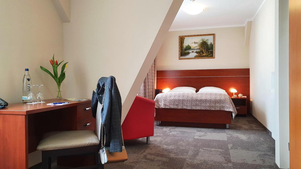 Hotel Atlas Halle Halle  Bagian luar foto