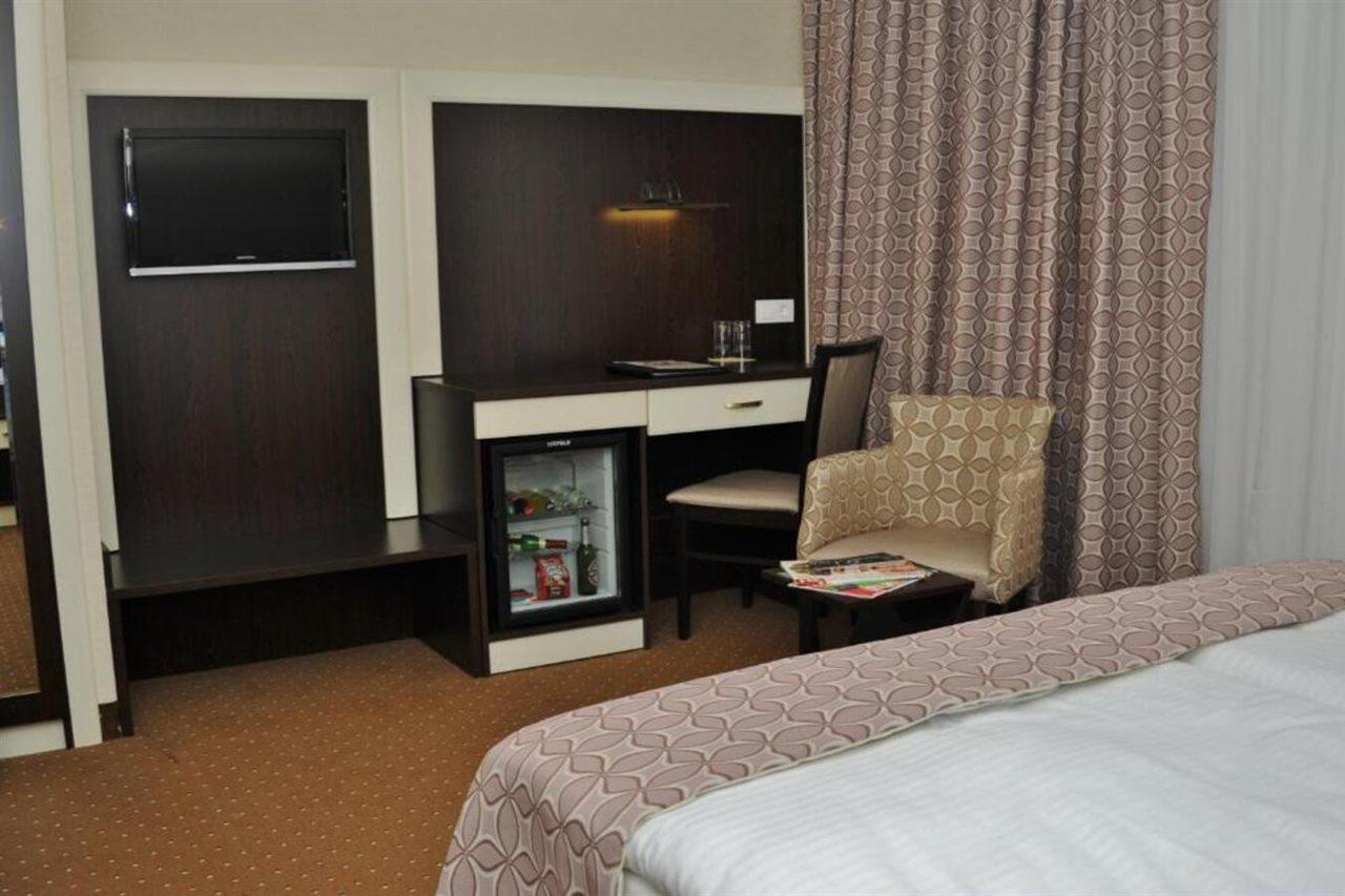 Hotel Atlas Halle Halle  Bagian luar foto
