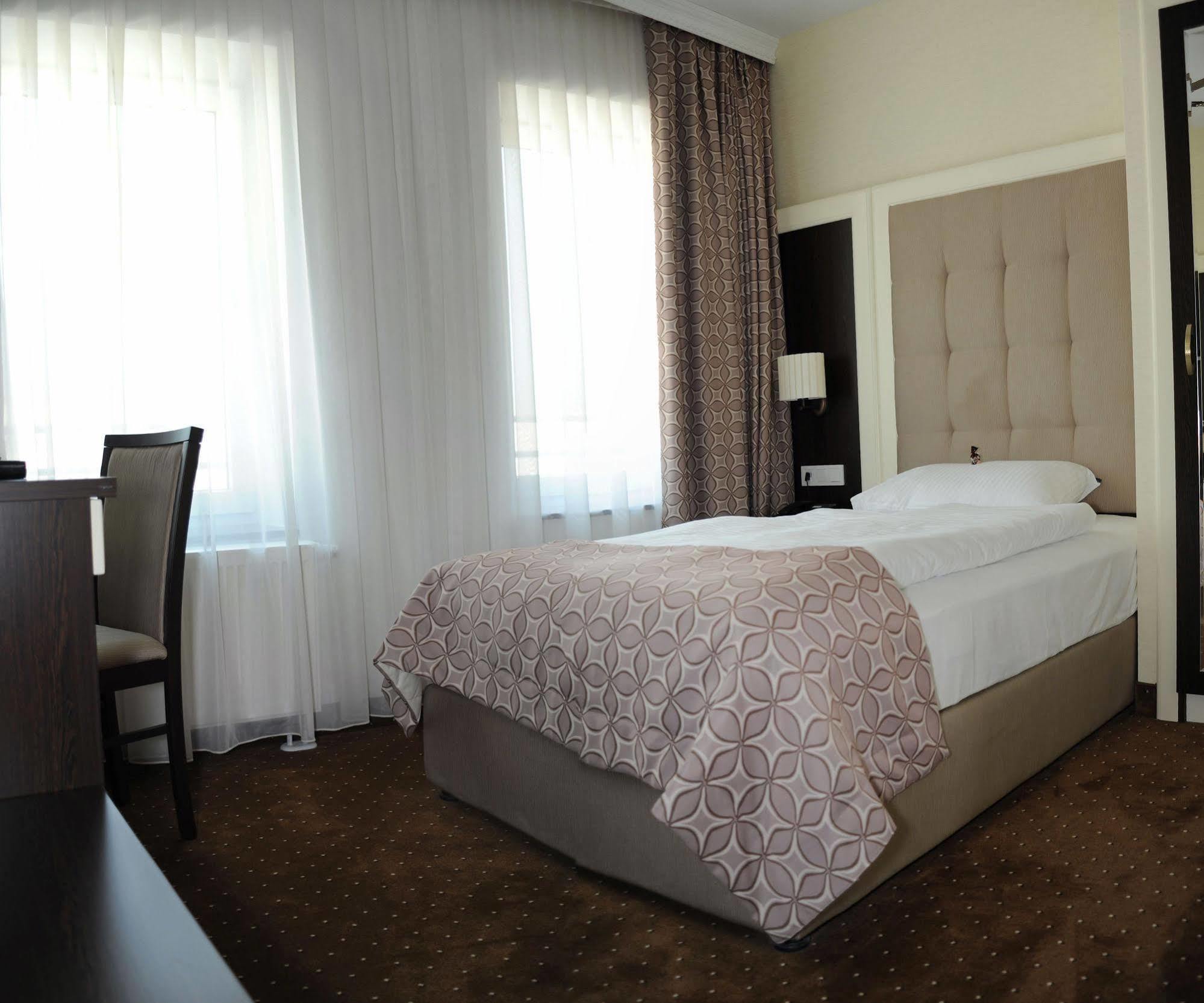 Hotel Atlas Halle Halle  Bagian luar foto