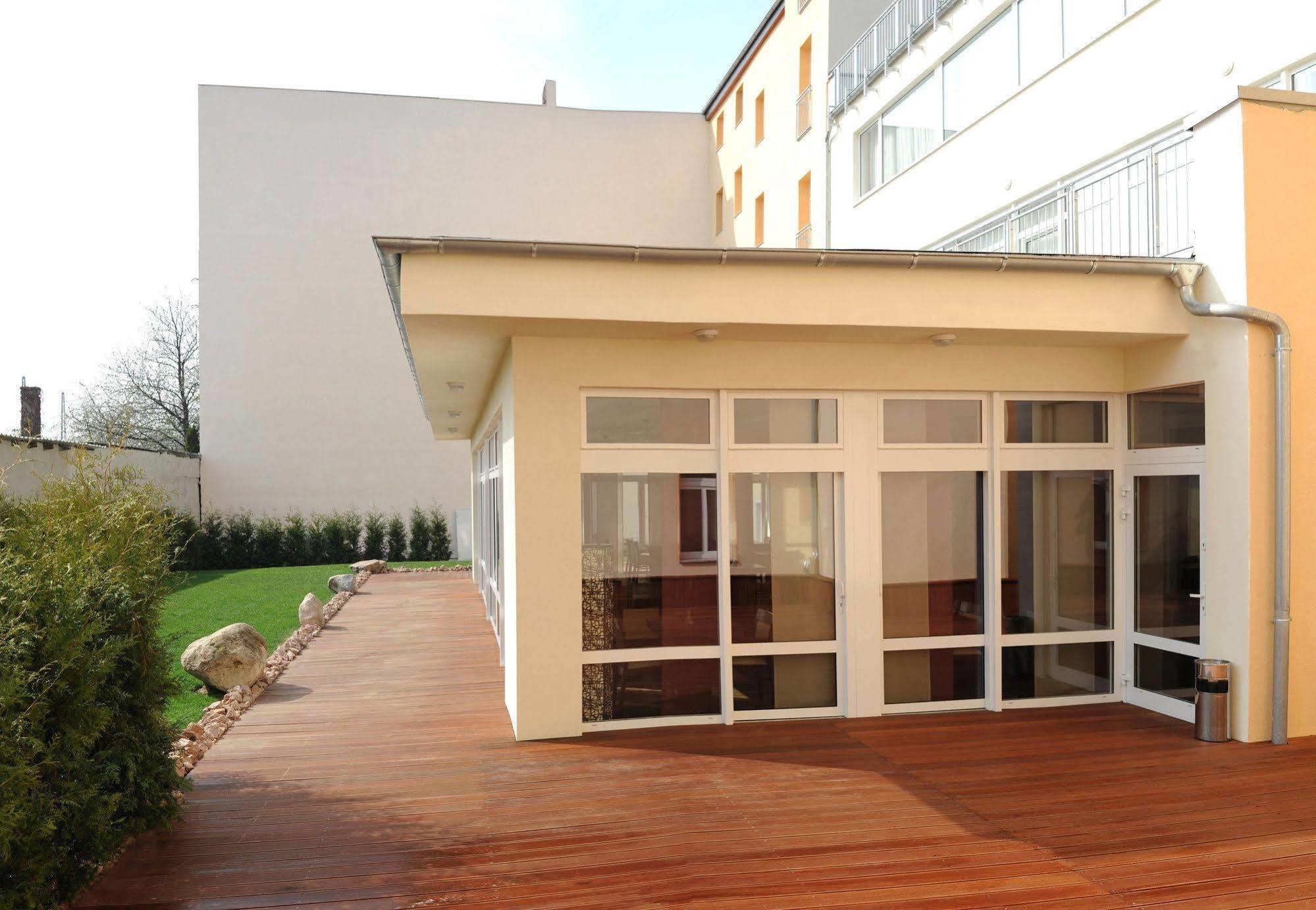 Hotel Atlas Halle Halle  Bagian luar foto