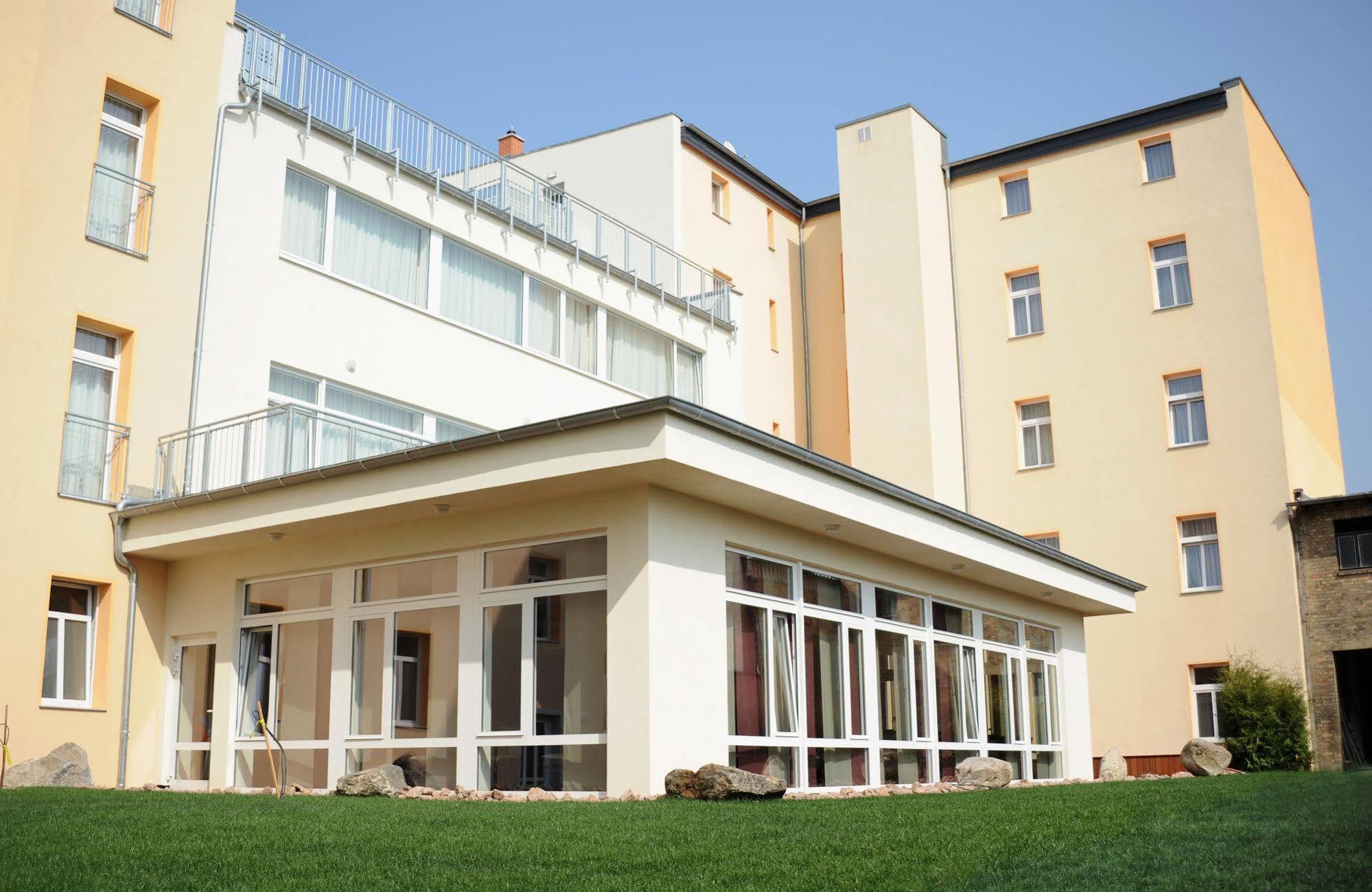 Hotel Atlas Halle Halle  Bagian luar foto