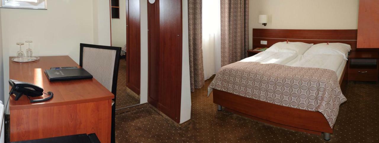 Hotel Atlas Halle Halle  Bagian luar foto